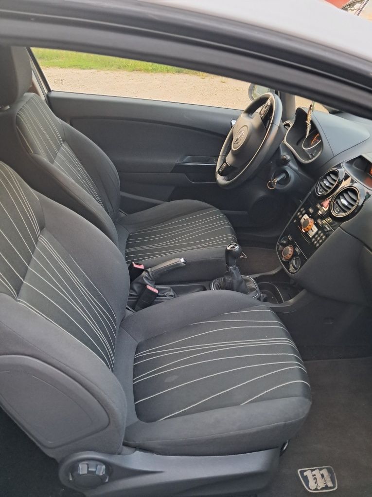 Opel Corsa D 1.2 69KM 2010r wersja na 111 lecie Opla