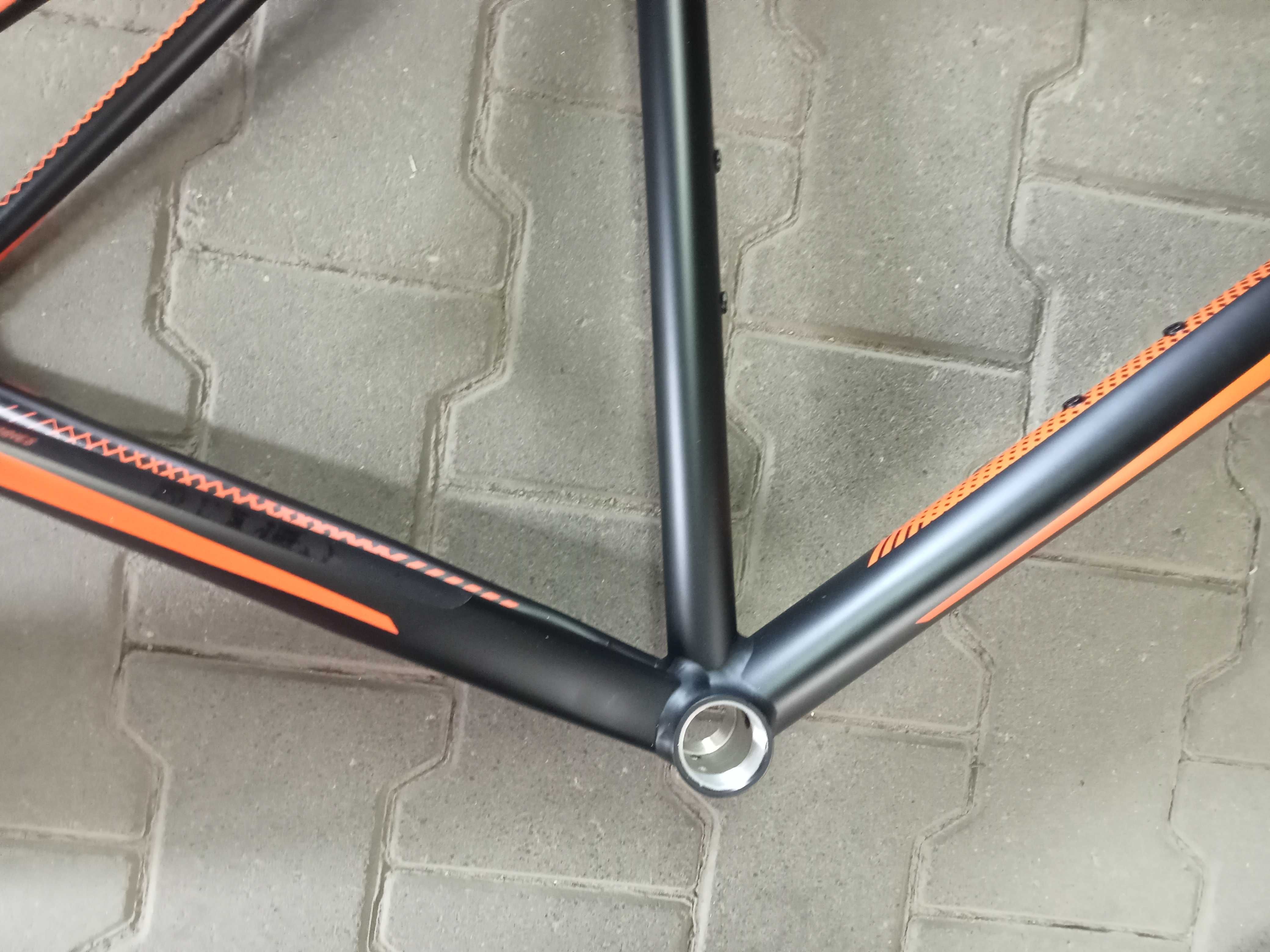 nowa rama szosowa ktm strada 800,wielkość 57 cm