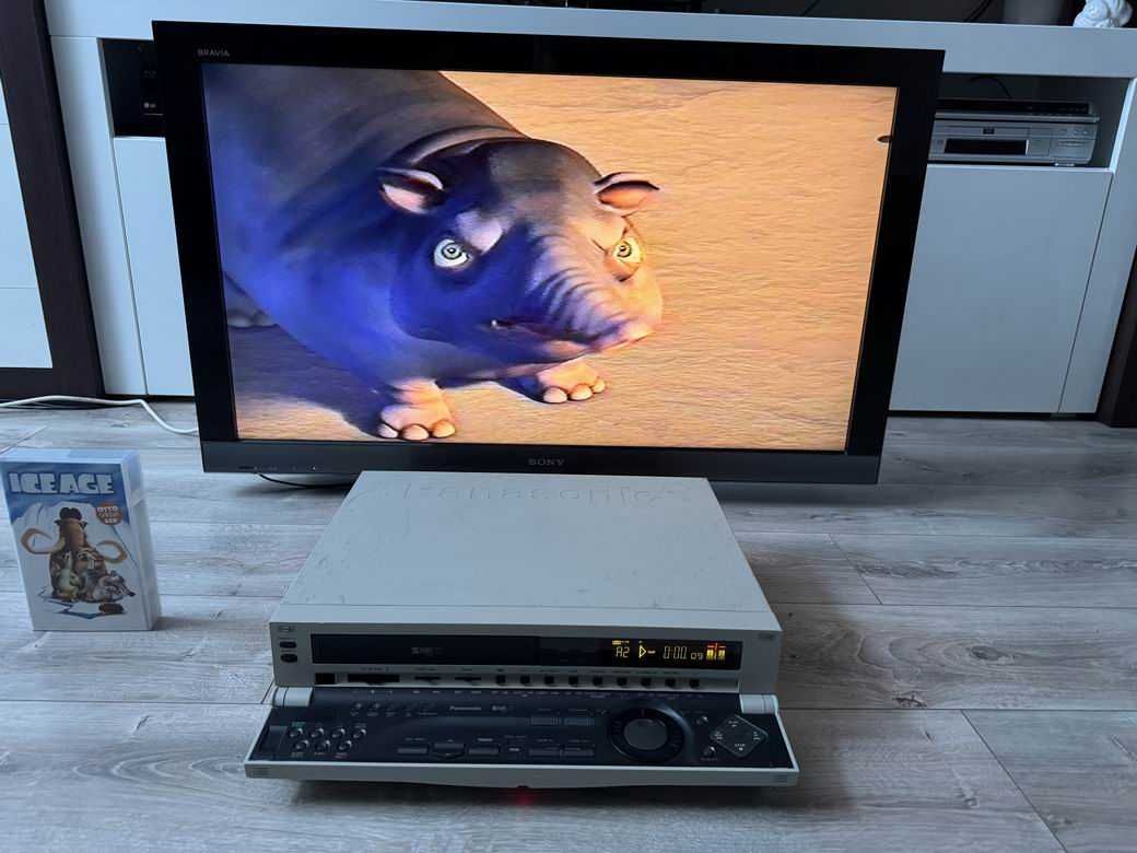 Magnetowid VHS Panasonic AG 4700 + oryginalny pilot