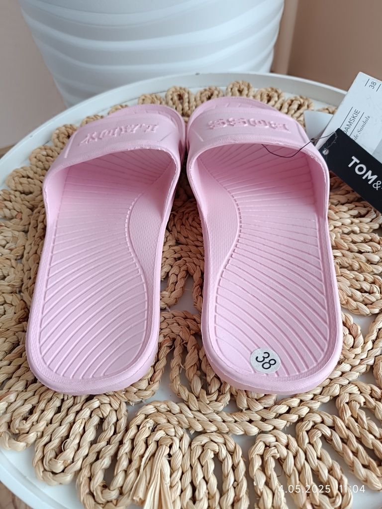Nowe klapki damskie Tom & Rose r 38