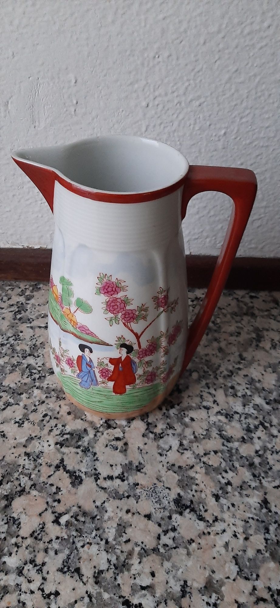 Canecas sortidas e baratas