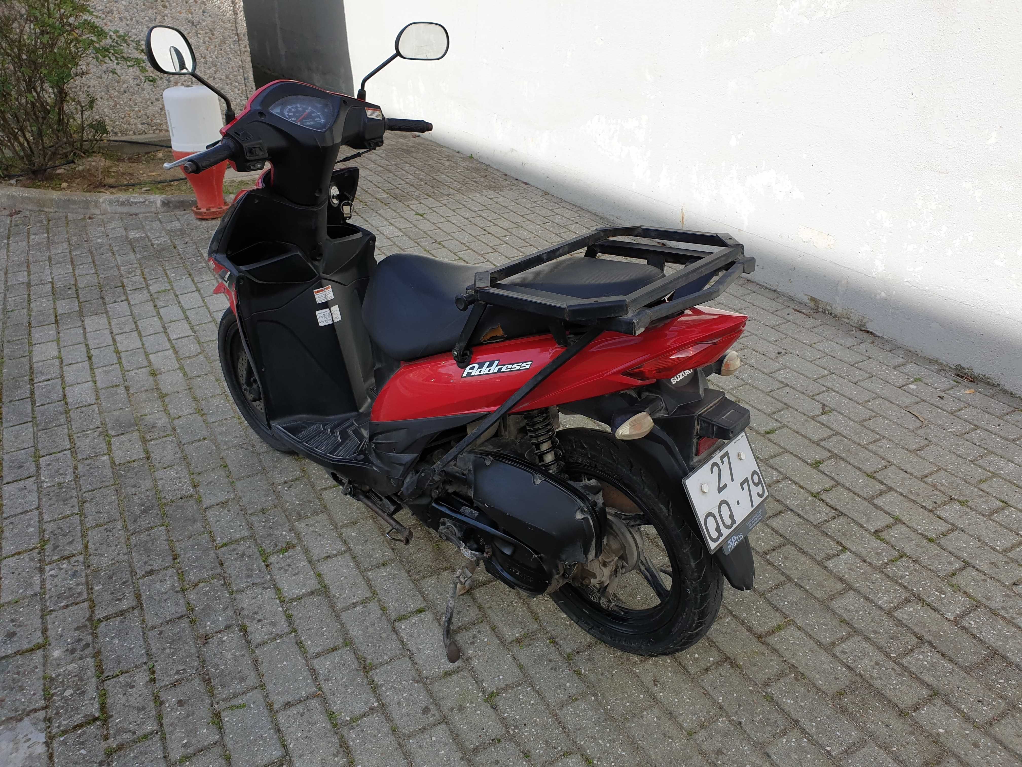 Scooter Suzuki 110 Address com caixa