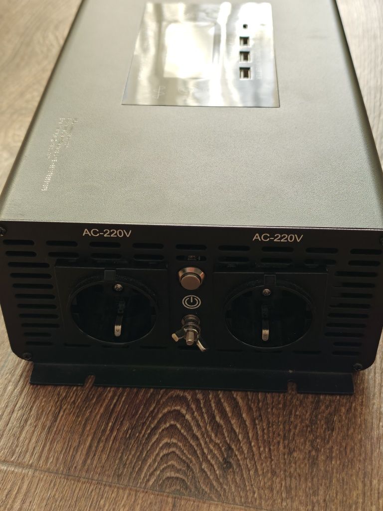 Інвертор 12-220V Datouboss DN-03
