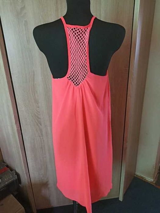 Luźna koralowa sukienka - SoBe