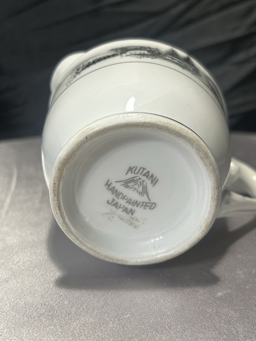 Mlecznik porcelanowy Kutani – ręcznie malowany – Japonia