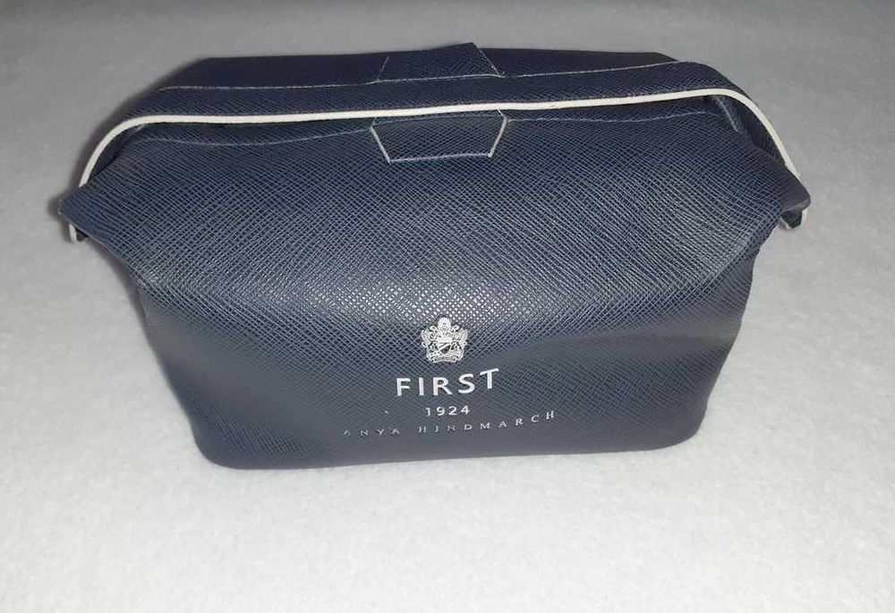 Giorgio Armani. Menard. Anya Hindmarch. Anna Grace,London. Косметички.