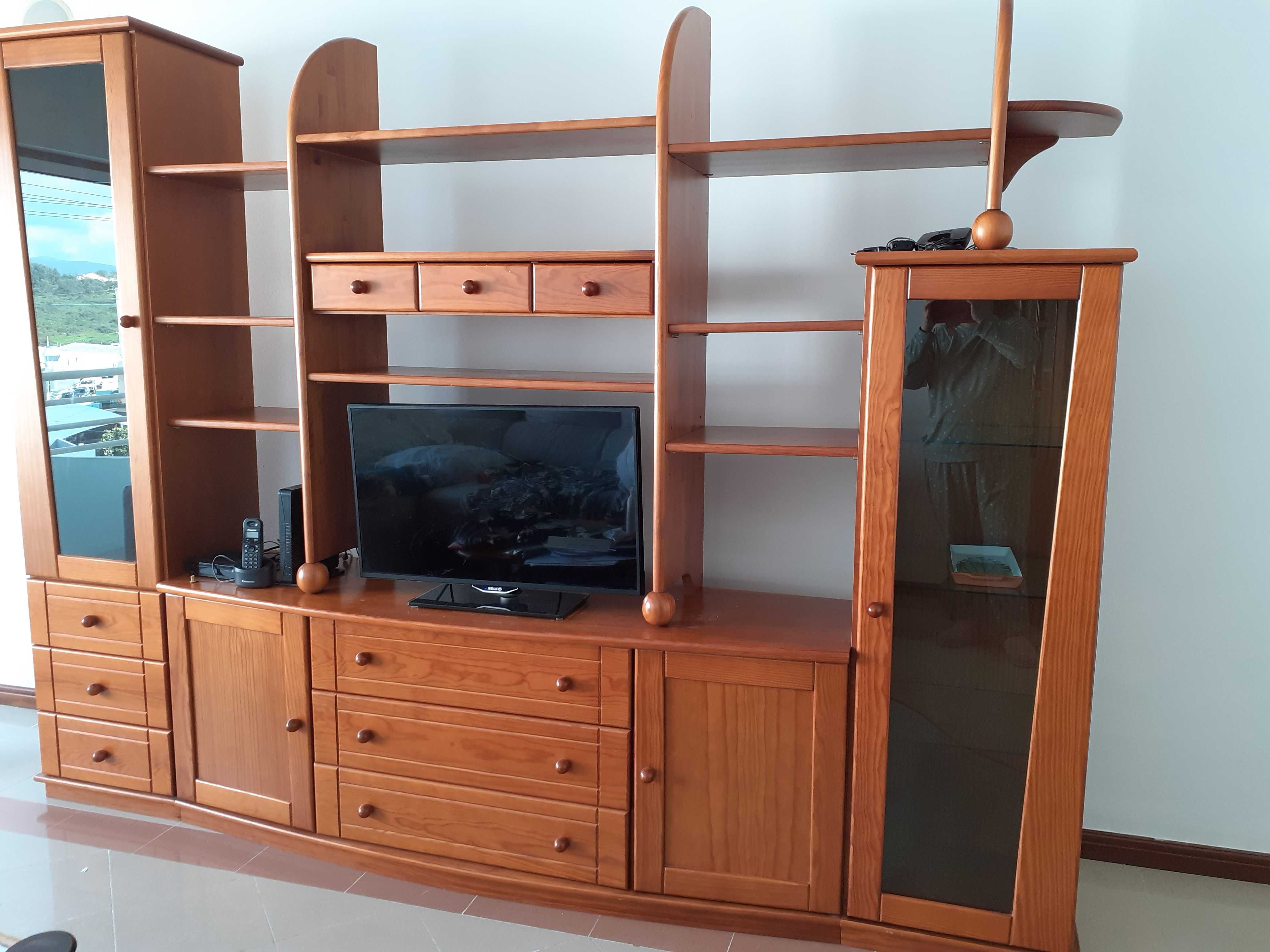 Movel de sala em pinho mel