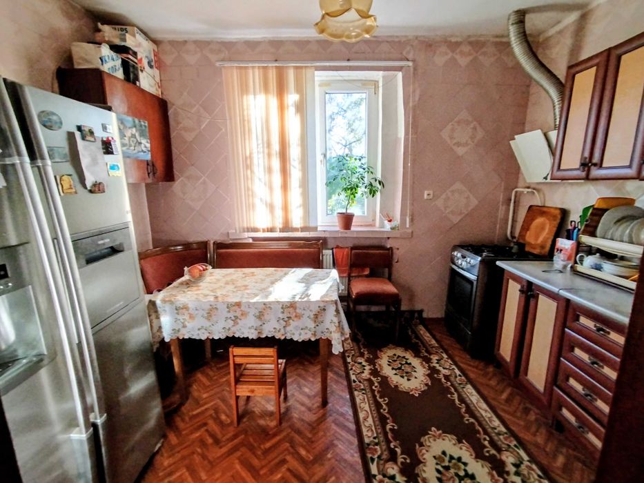 Продається будинок у центральній частині міста