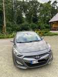 Hyundai i30 blue drive