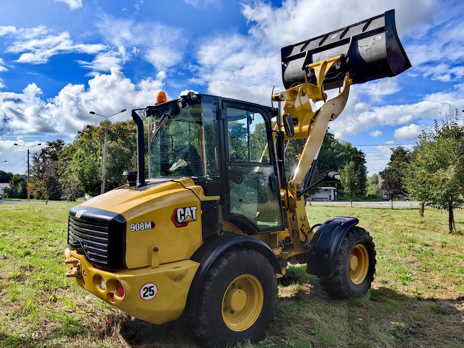 Cat 908M 2019 z Niemiec ful opcja Klima super stan cat 907 906 l30 l35
