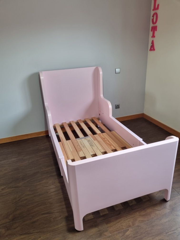 Cama de criança ajustável