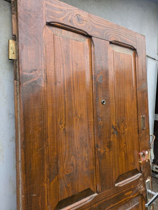 Двері дерев'яні з коробкою, вхідні