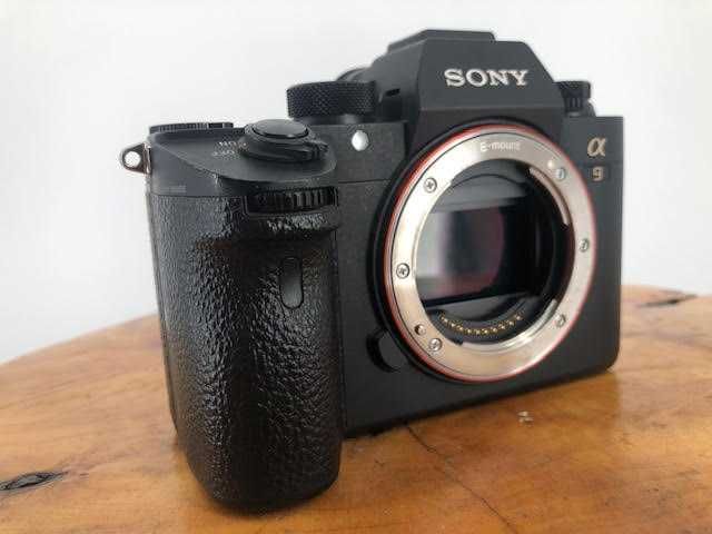 Sony alpha 9, stan b. dobry + 3 akumulatory!!!