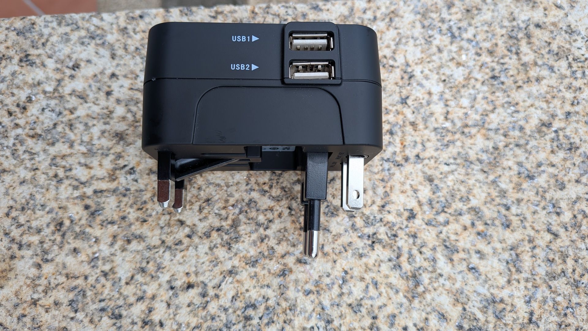 Adaptador universal de tomadas