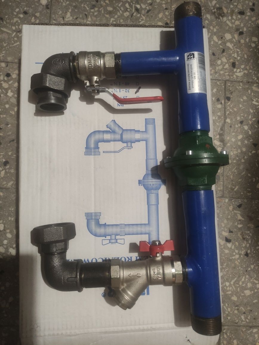 Nowe Przyłącze 1 1/4" pompy z zaworem  róznicowym kulowym bypass
