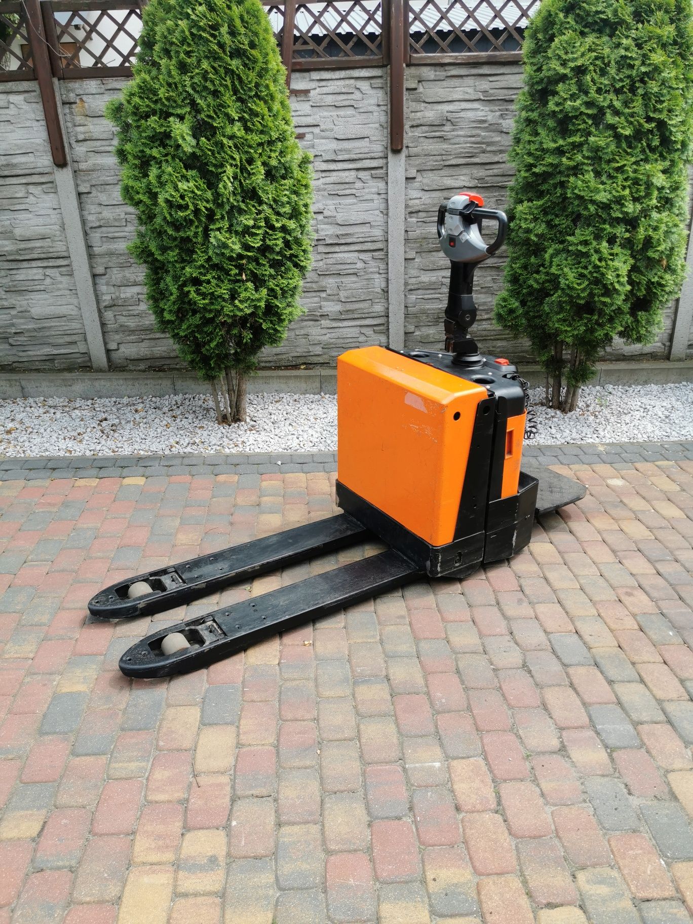 Wózek paletowy elektryczny Toyota BT LPE widlak paleciak 2013r