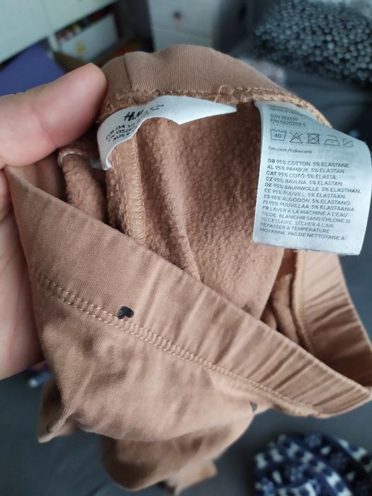 H&M legginsy 134 serduszka