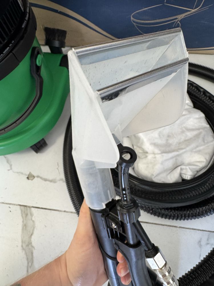 Odkurzacz piorący NUMATIC George GVE370