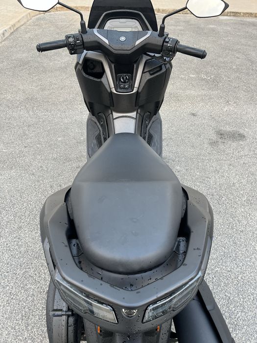 Yamaha Nmax-125 com 2400km 2025