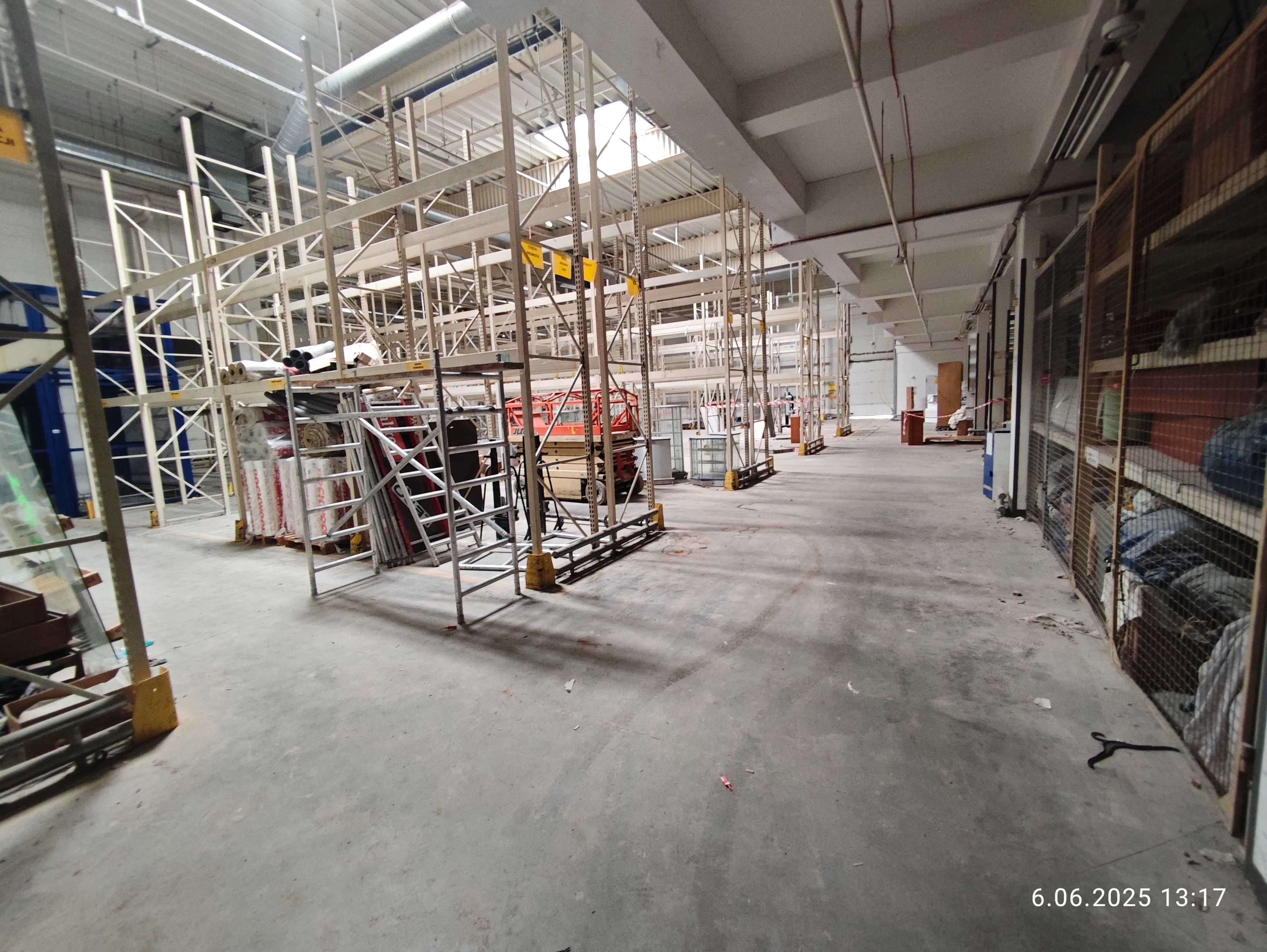 Do wynajęcia magazyny 2062 m2 Łabędzka Park w Gliwicach 5 euro/m2