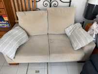 Sofa usado com manchas mas em bom estado
