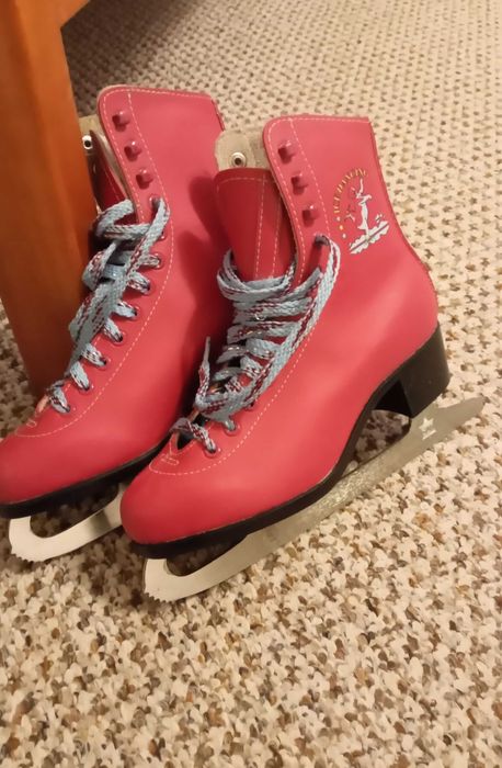 Коньки (кожа) р.34