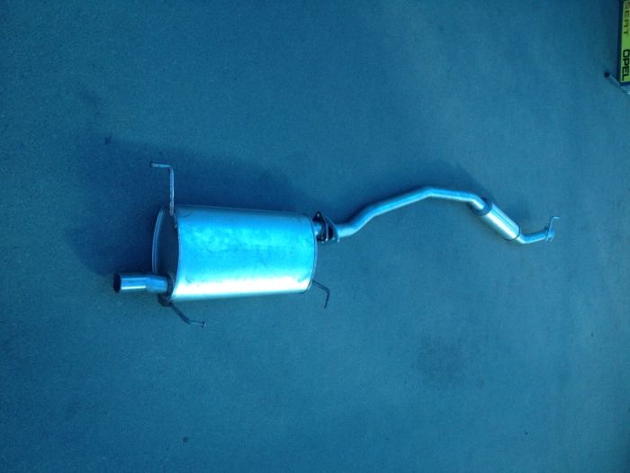 Резонатор центр. Мицубиши Мицубиси Грандис 2,4 Mitsubishi Grandis 2.4.