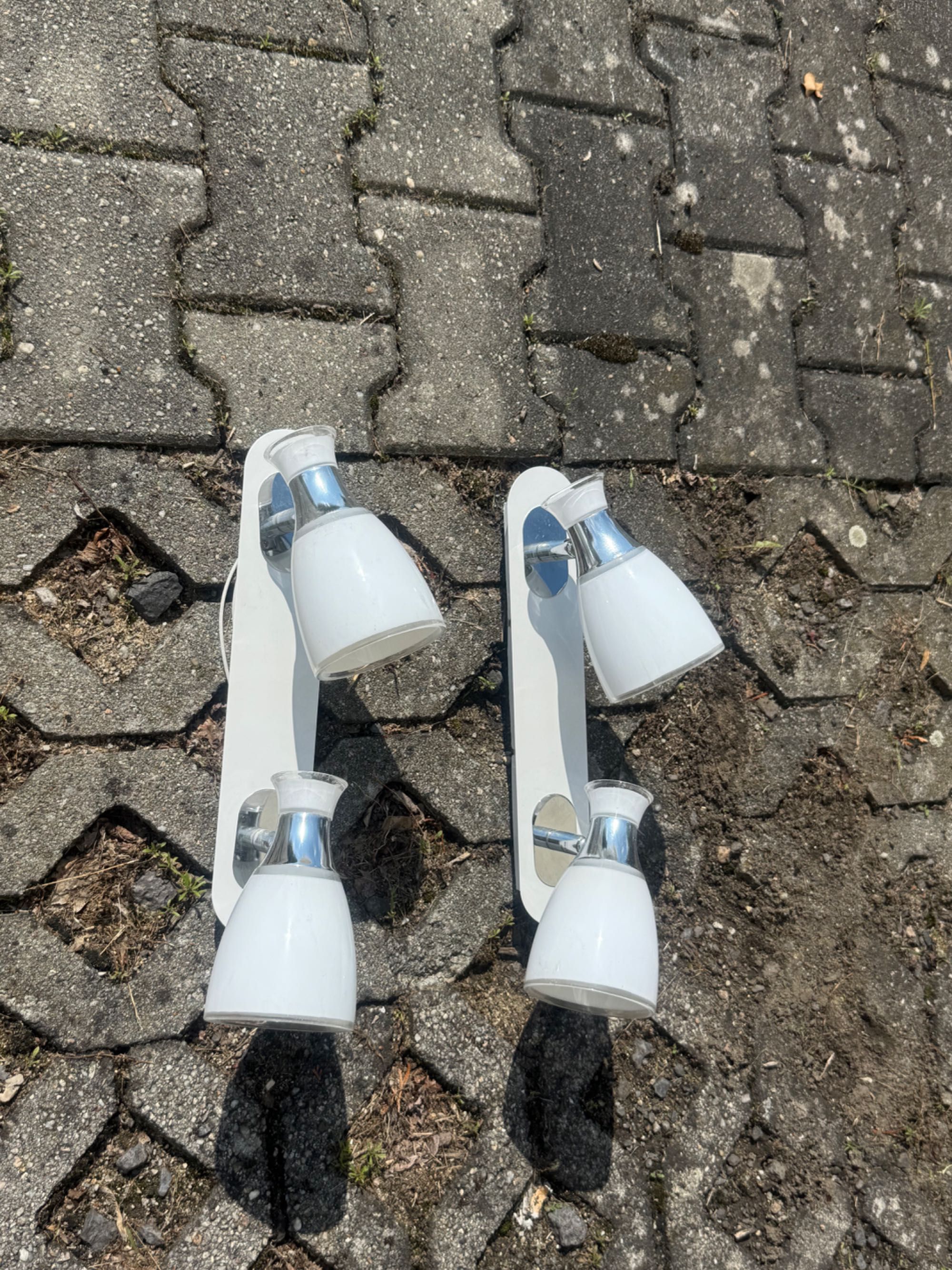 Sprzedam dwie lampy naścienne w bardzo dobrym stanie