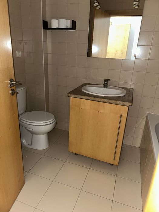 Móvel WC com oferta de espelho