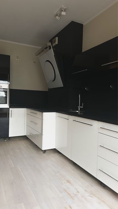 Sprzedam kuchnie - szafki Blum, blat corian, z agd