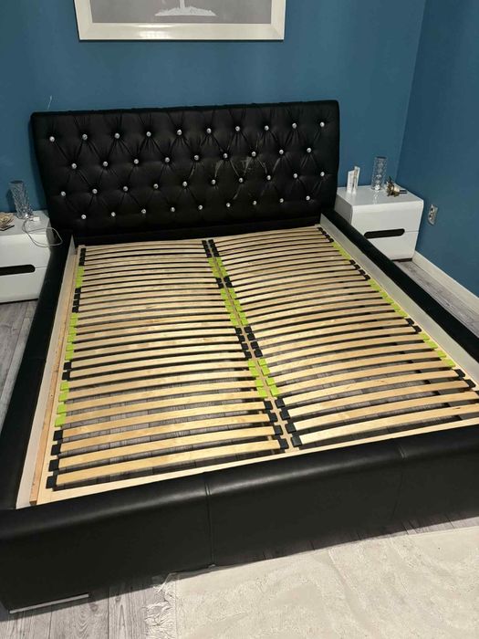 Sprzedam łóżko ze stelażem