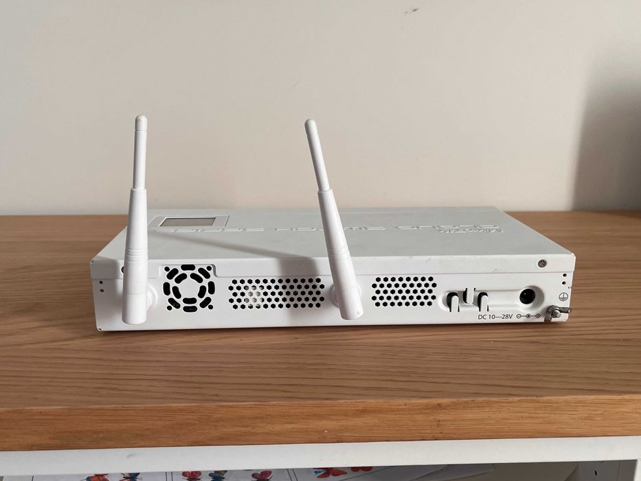Router Mikrotik CRS125-24G-1S-2HnD-IN