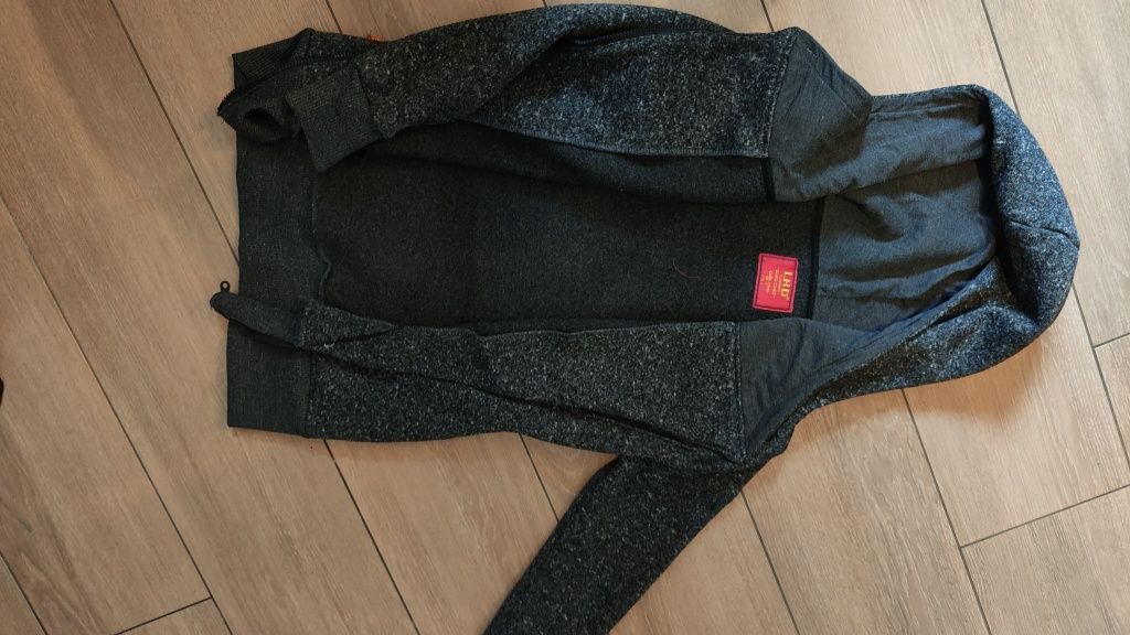 Damska bluza (sweter) firmy LHD z kapturem  rozmiar S