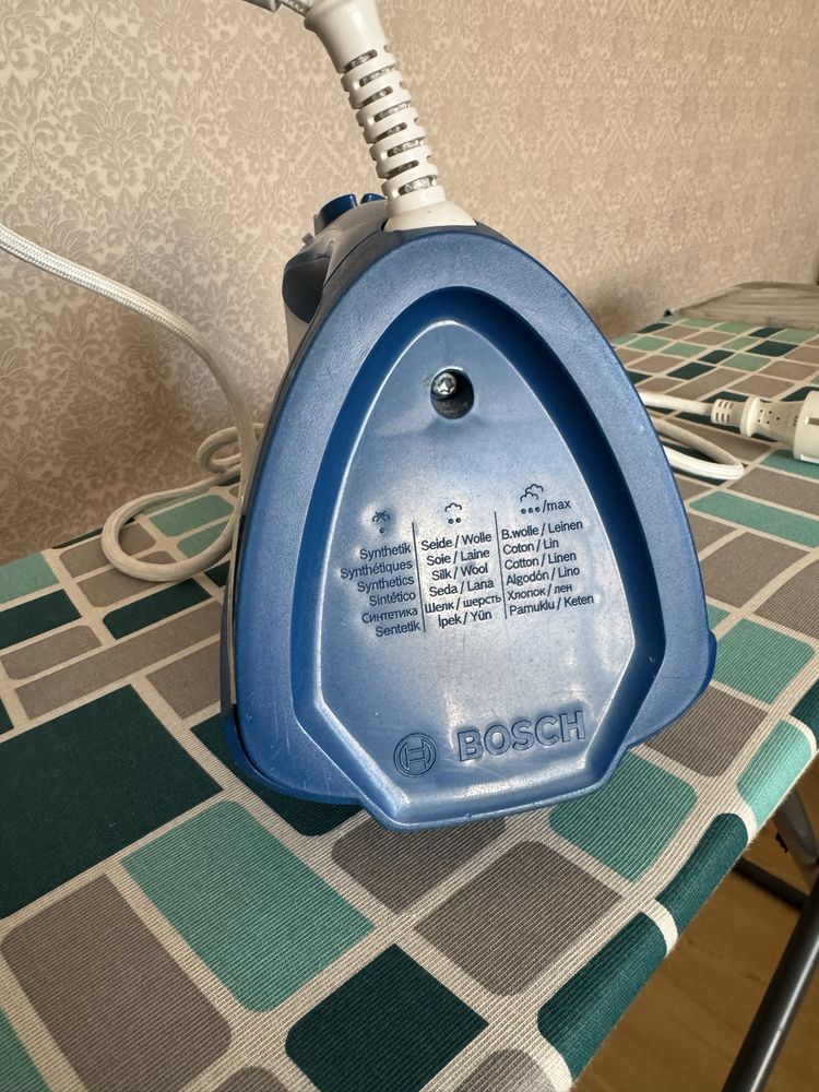 Праска Bosch з парою