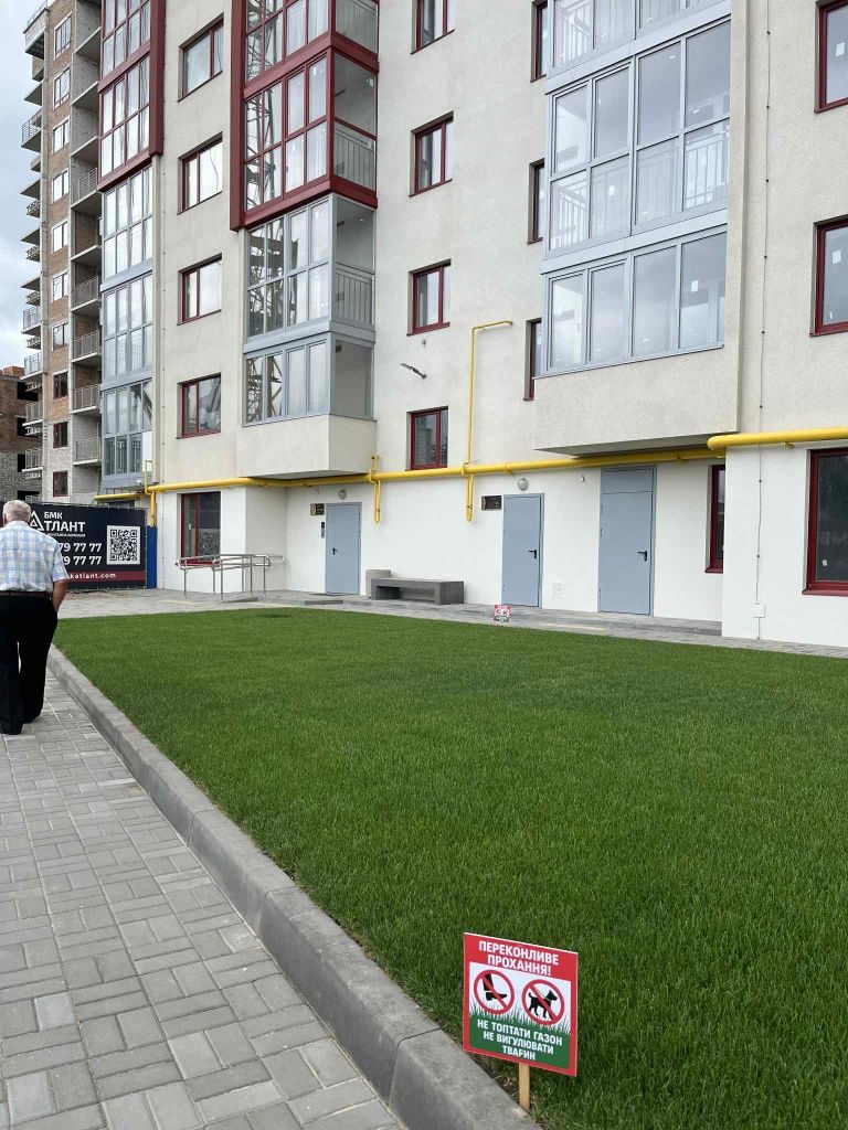 Продаж 1-кімнатної квартири в зданій секції !