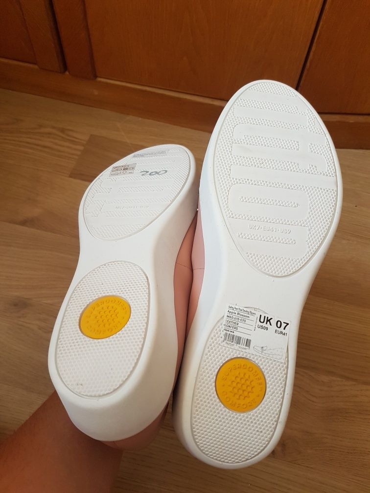 Nowe buty fitflop 41 pudrowy róż modelujace must have hit wygodne