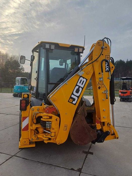 Koparko ładowarka  JCB 3CX - wynajem koparko-ładowarki