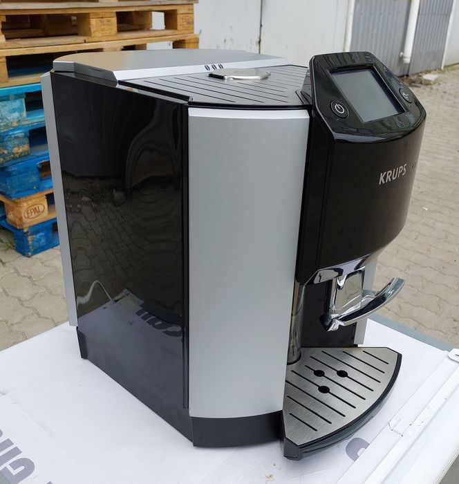 Кофемашина премиум класа Крупс Krups EA 9000 с цветным дисплеем