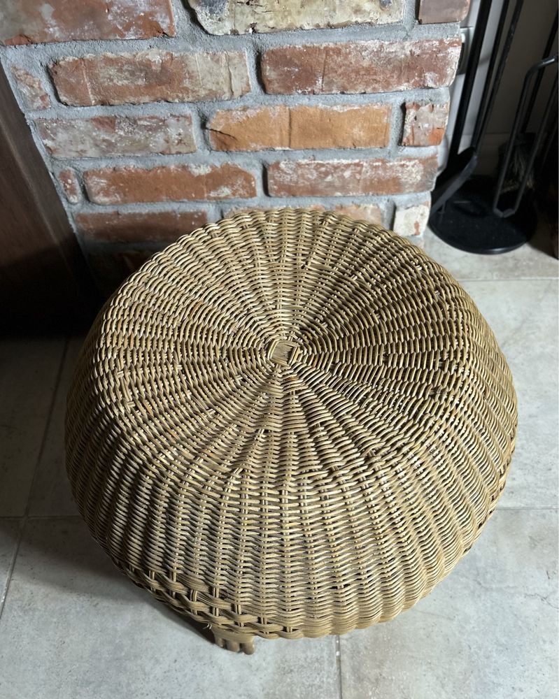 Pufka rattanowa okrągła
