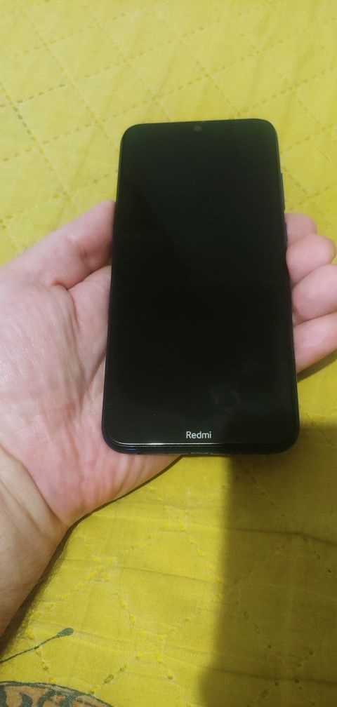 Продам на запчасти телефон Redmi note 8T
