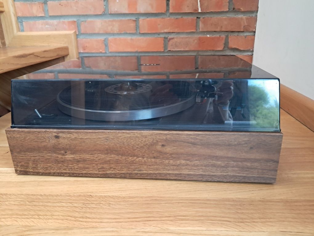 Gramofon Akai AP 002