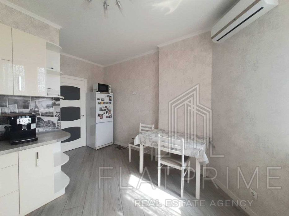 Продаж 3к кв в ЖК Статус Град Завальна 10Б Осокорки Позняки River Mall