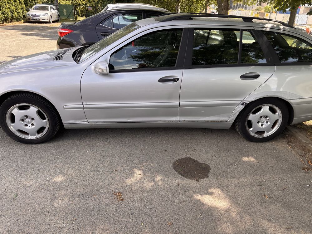 Mercedes Benz Cklasa c200 2.2cdi