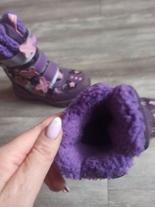 Зимнє взуття на дівчинку