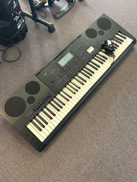 синтезатор Casio WK-7600