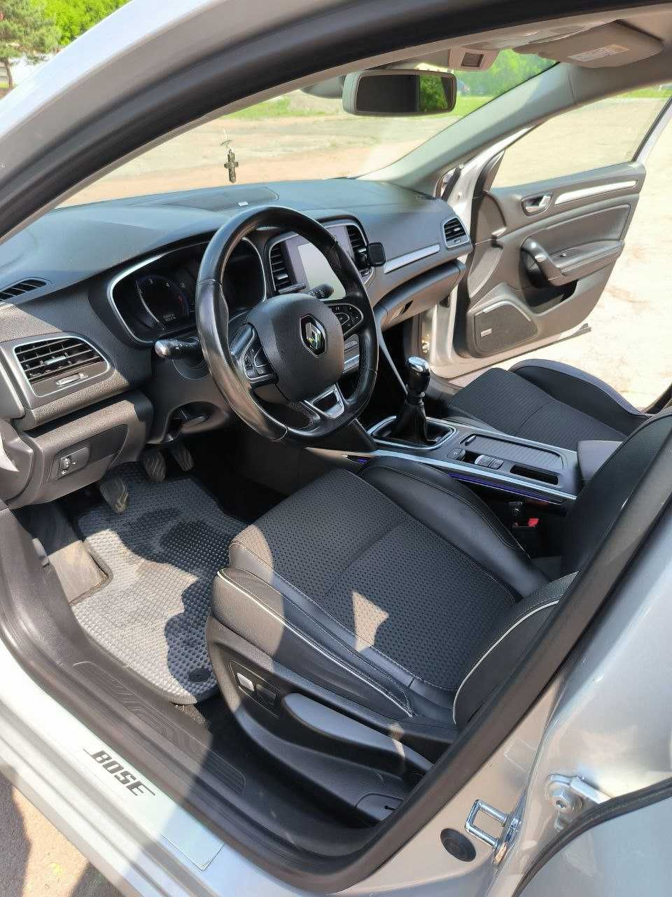 Renault Megane BOSE
