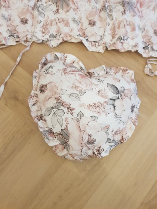 Ochraniacz na szczebelki do łóżeczka. Poduszka gratis.