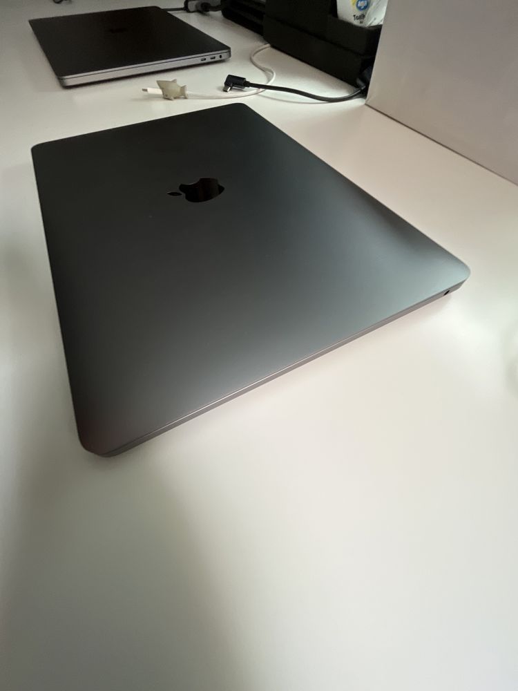 Macbook Pro M1 8Gb 256SSD 2020