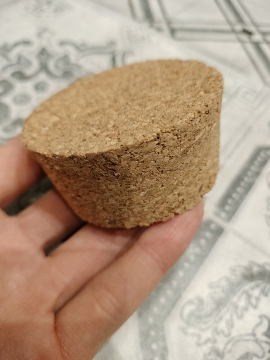 Pojemnik ceramiczny z korkową przykrywką