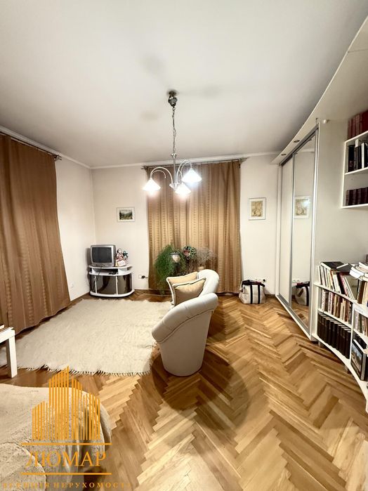 Продаж будинку м. Винники вул Львівська біля озера